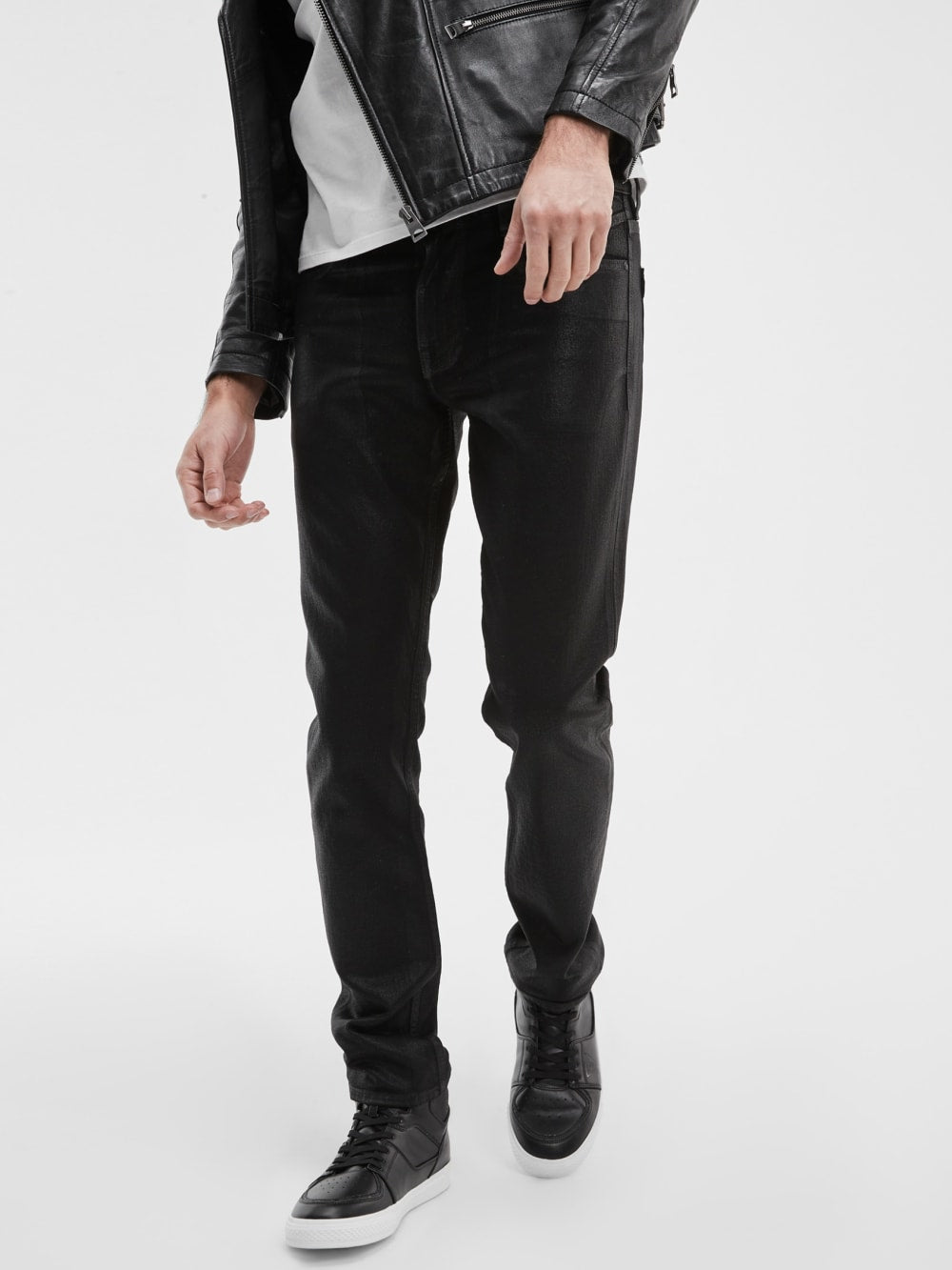 Finnley Slim-Fit Tapered Jeans - Guess
