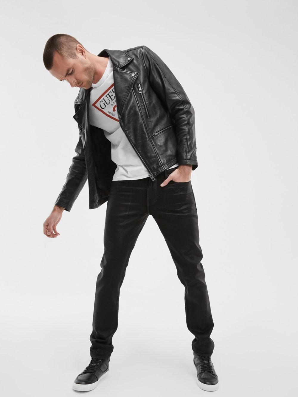 Finnley Slim-Fit Tapered Jeans - Guess