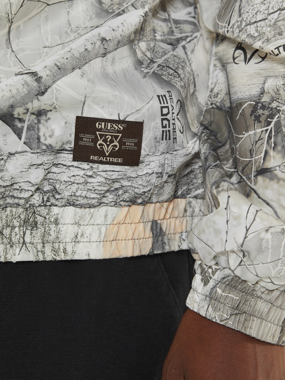 GUESS Originals x RealTree Windbreaker - Guess