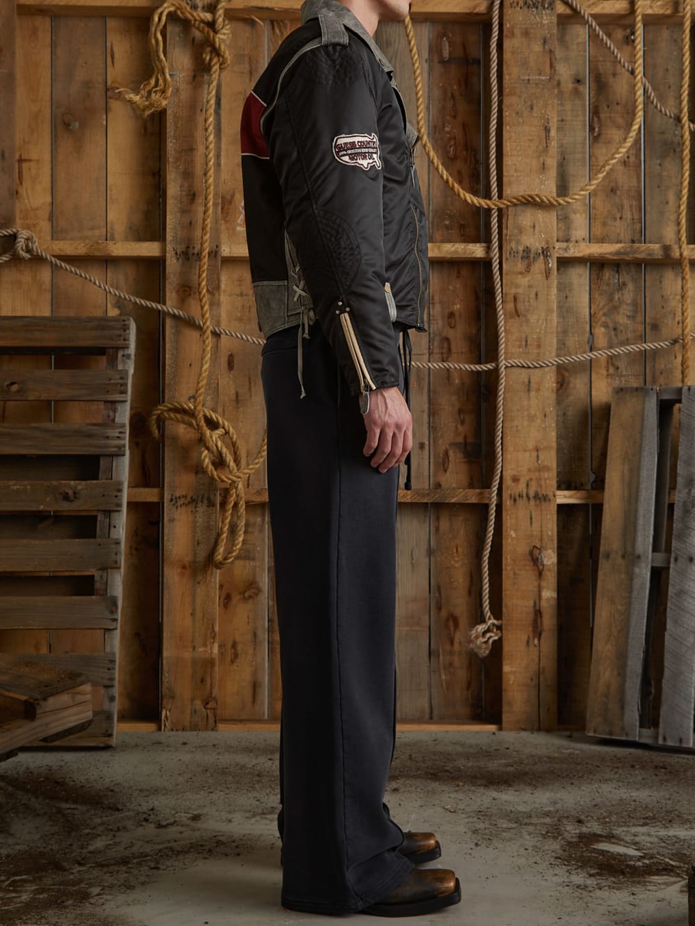 distressed logo sweatpants - Guess