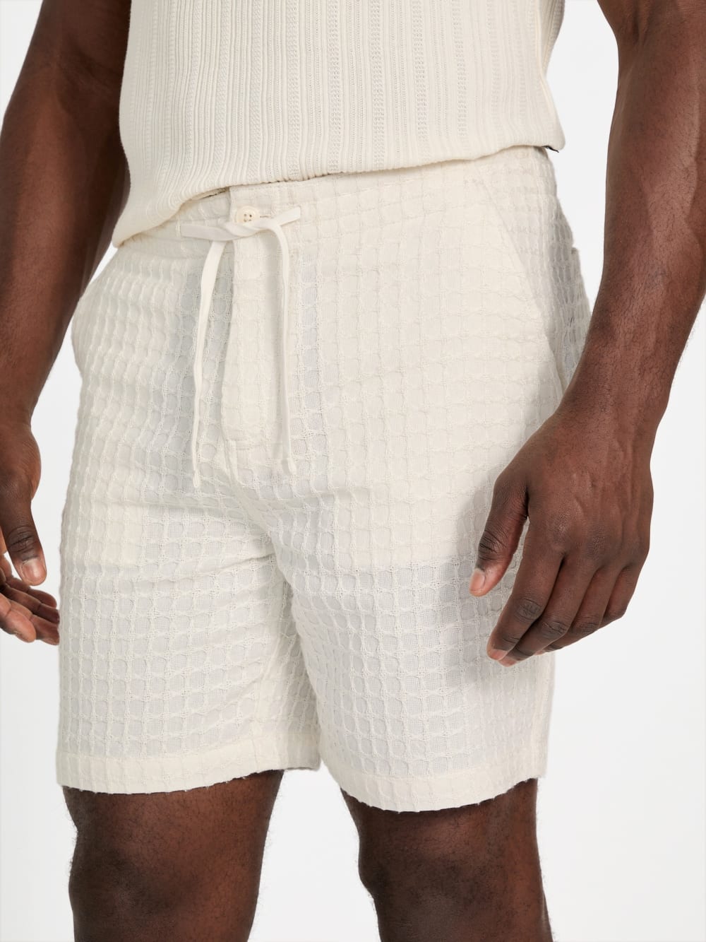 Fisher Textured Woven Shorts - Guess