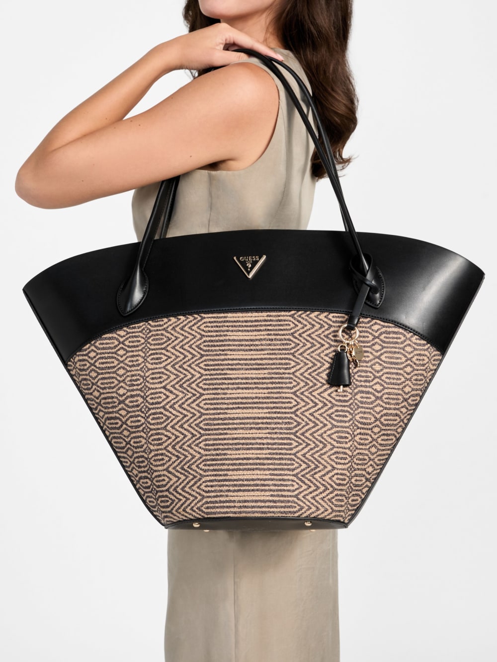 Venere Extra Large Woven Tote - Guess