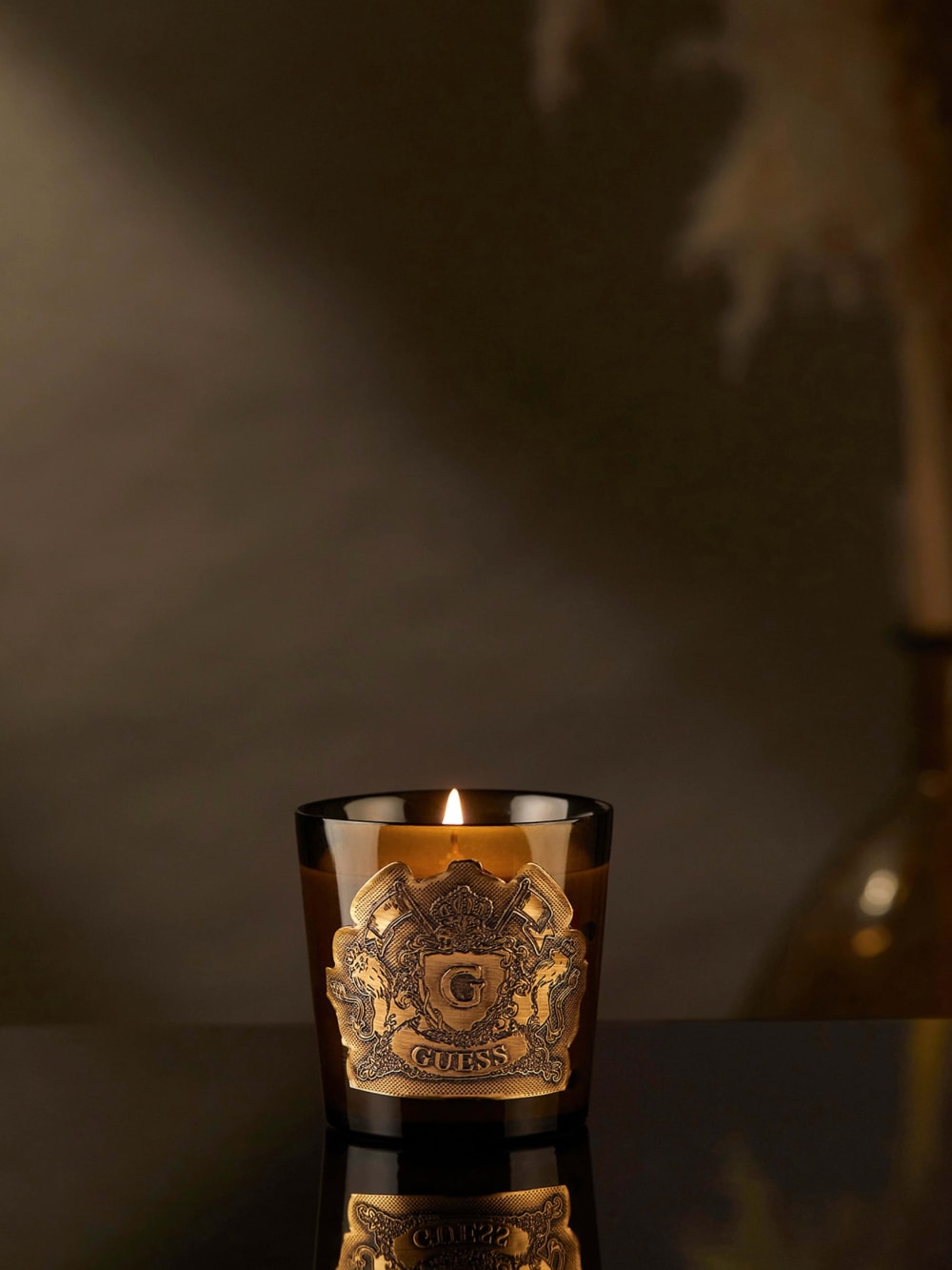 Luxury Crest Candle - Guess