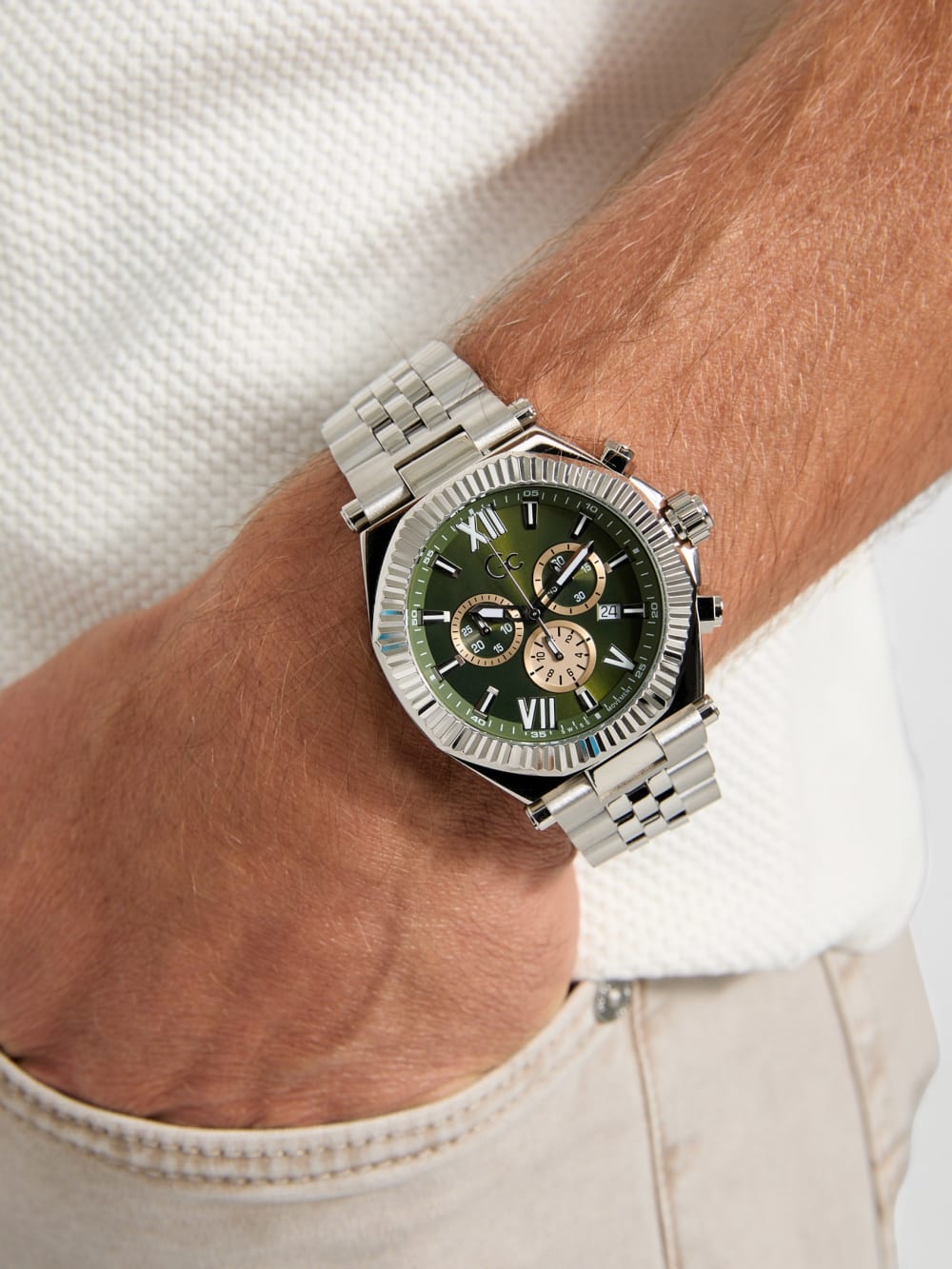 Gc Silver-Tone Multifunction Watch - Guess