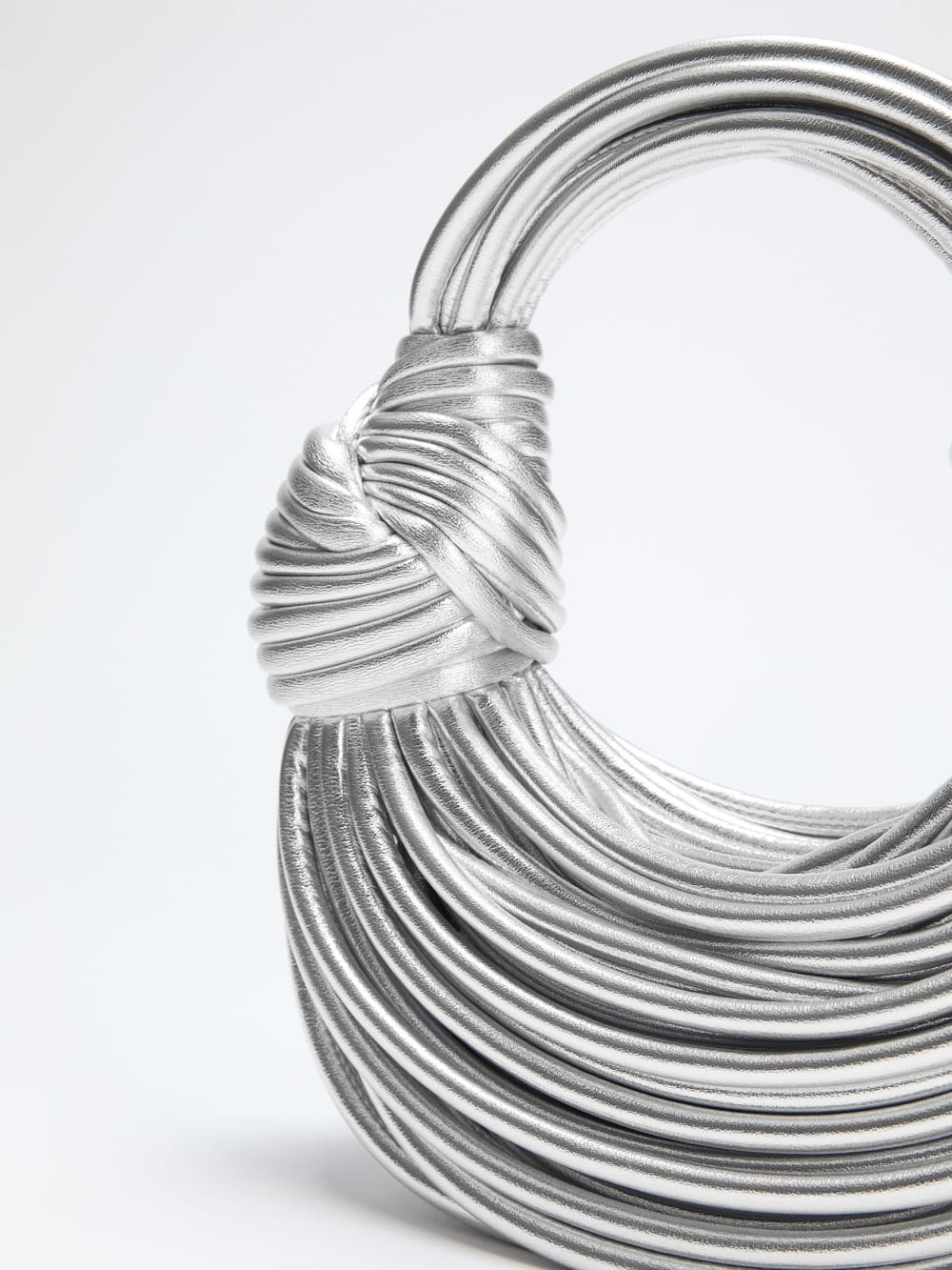 Tubular String Hobo - Guess