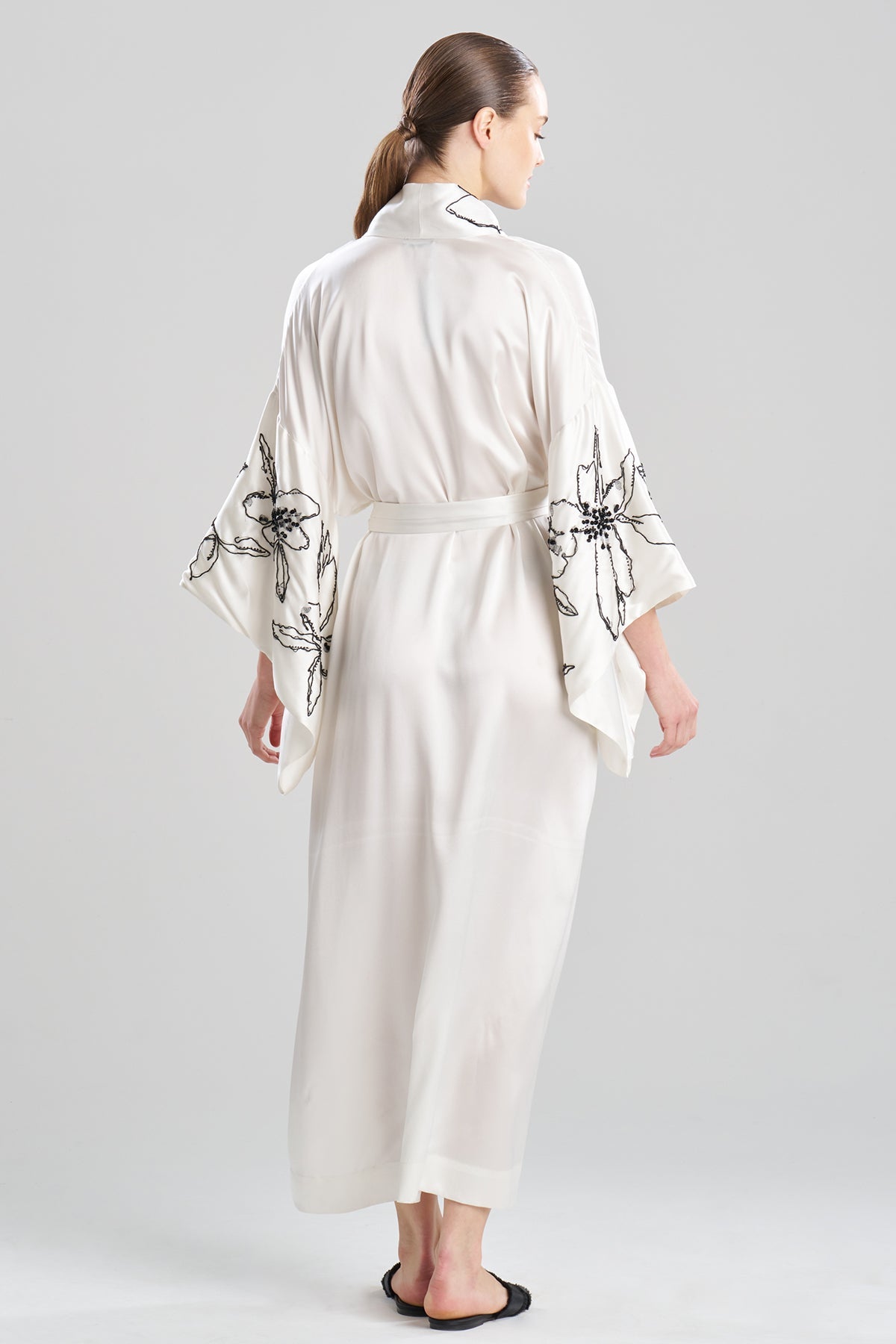 NATORI Couture Yumi Embroidered Silk Robe