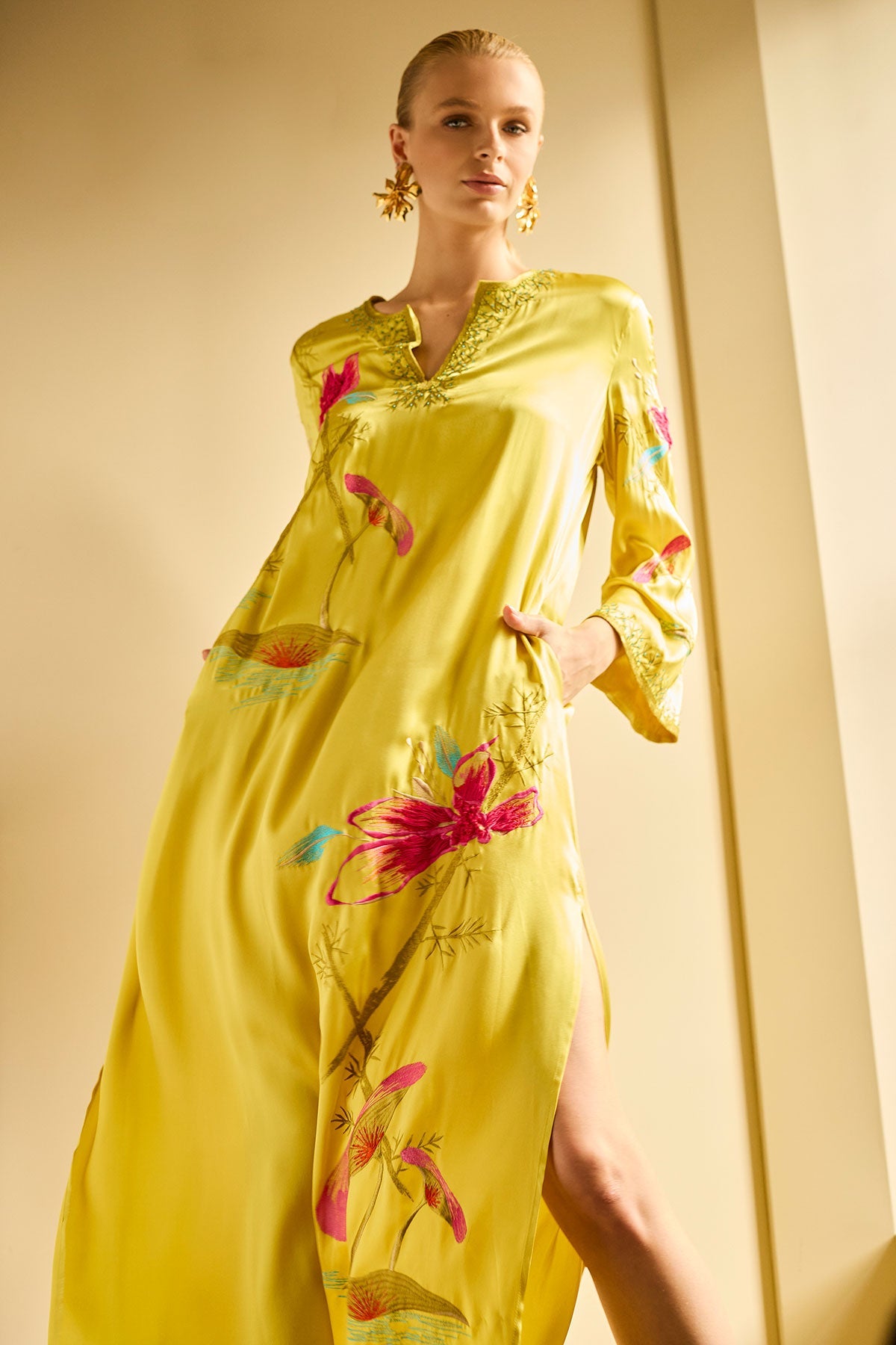NATORI Couture Bali Embroidered Silk Caftan