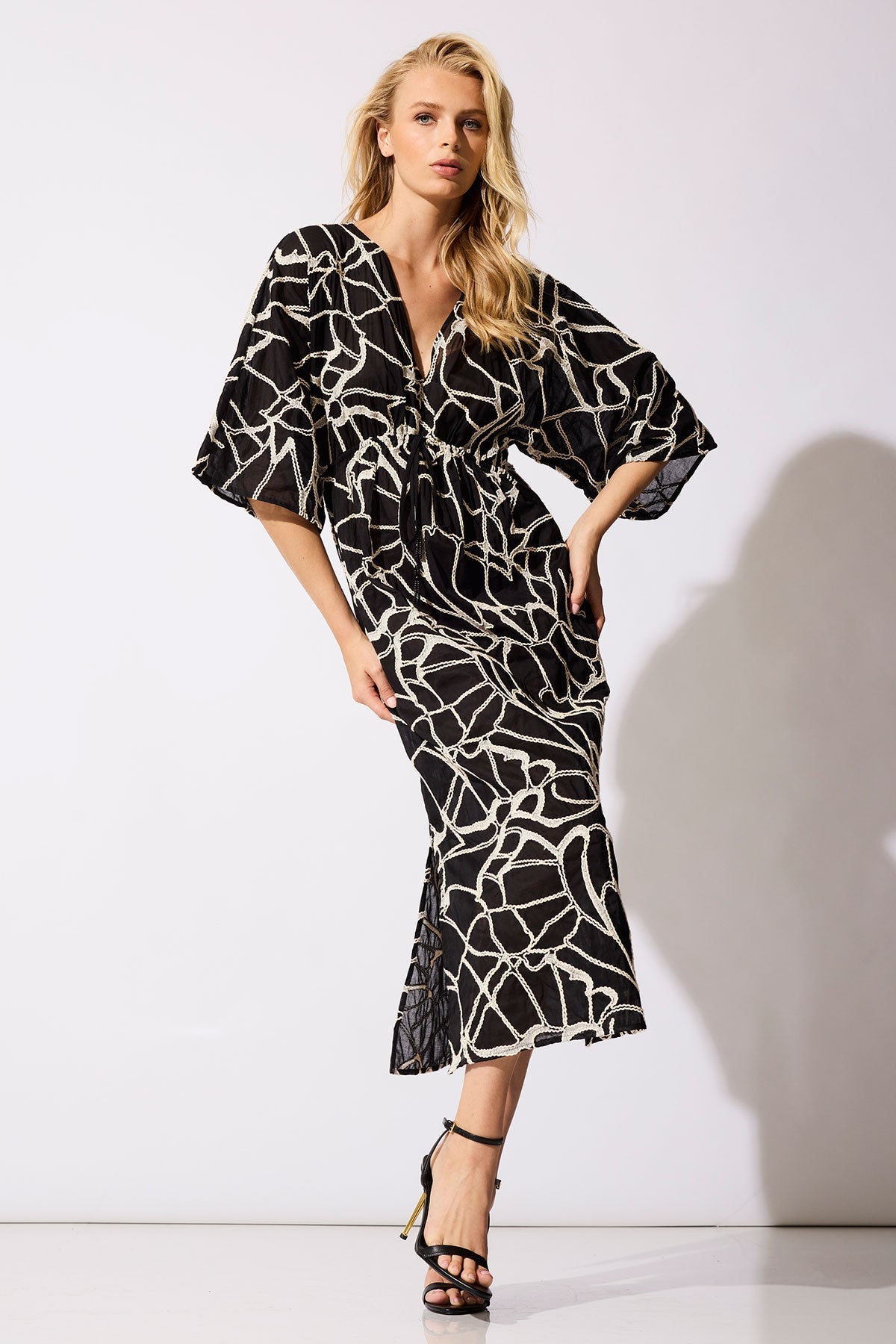 NATORI Butterfly Embroidery Cotton Caftan