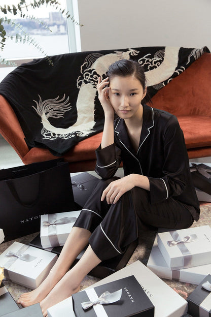 NATORI Buy Mayon Dragon Embroidery Throw in Black/Ivory Online