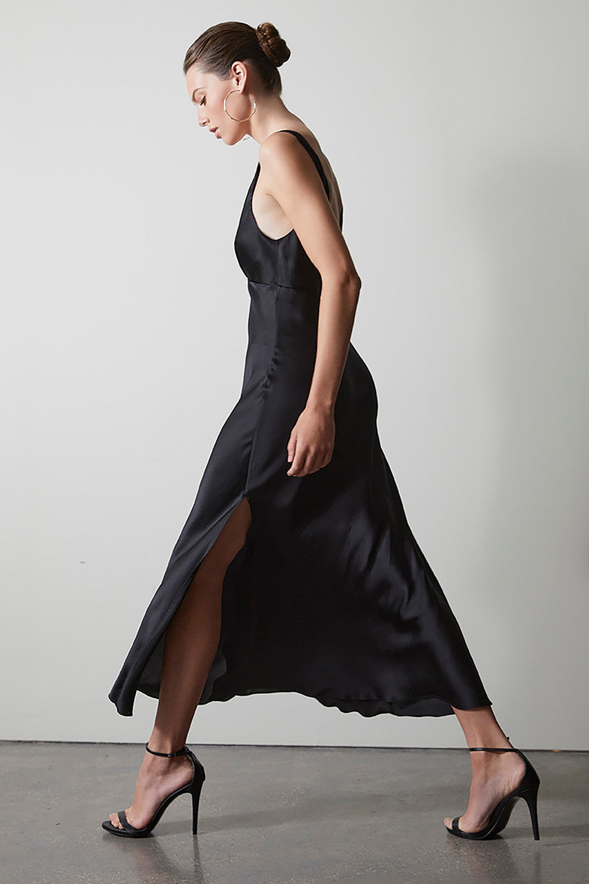 NATORI Buy Key Essentials Silk V-Neck Gown in Black Online