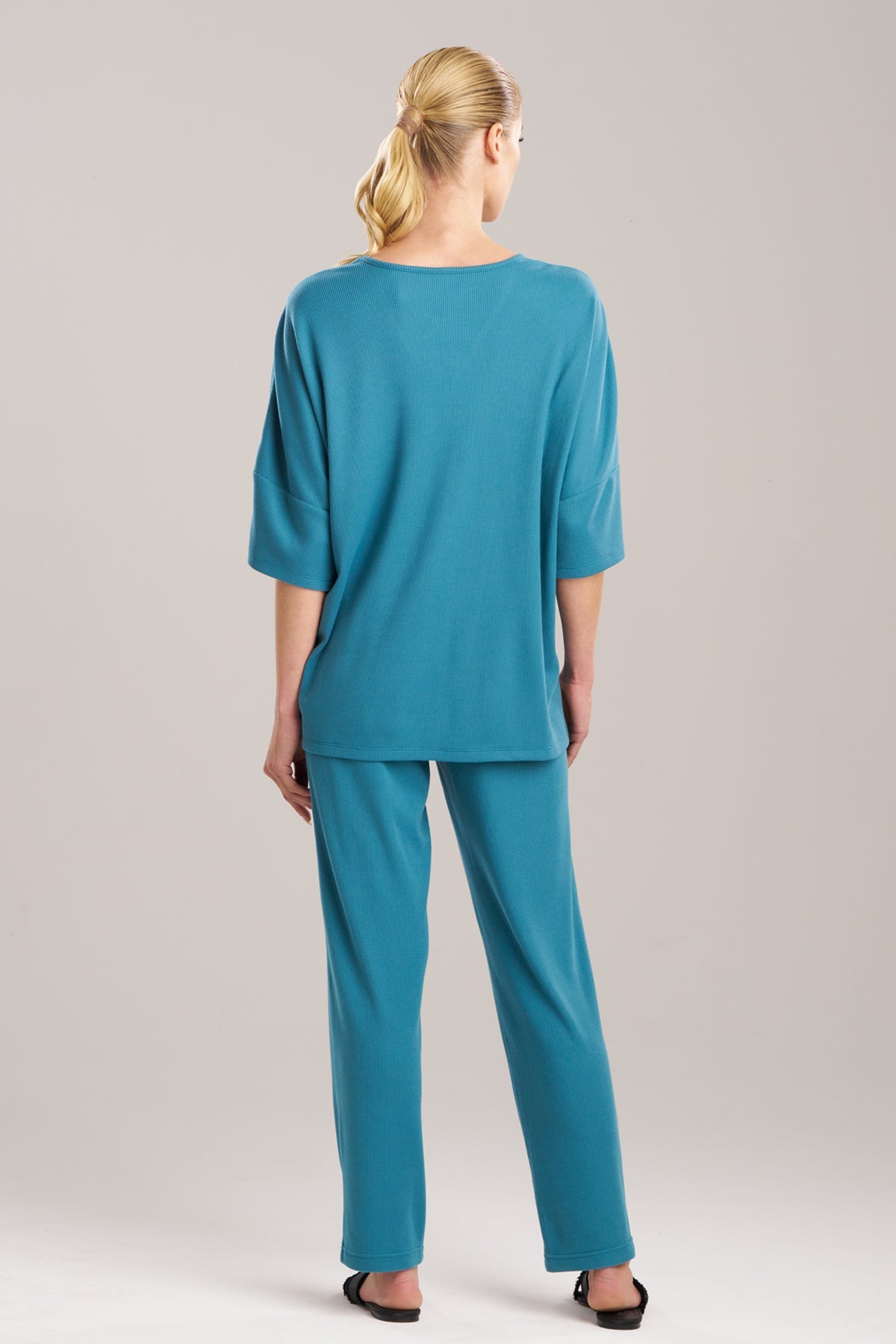 NATORI Tranquility Waffle V-Neck Top