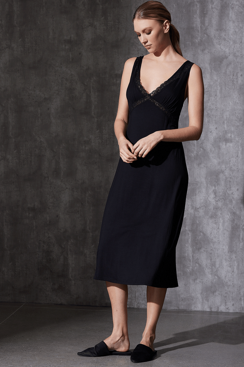 NATORI Buy Feathers Essentials Lenzing™ Ecovero™ Viscose Lace Applique Slip Dress in Black Online