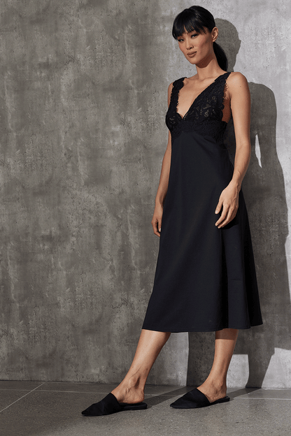 NATORI Buy Bliss Harmony Lace V-Neck Gown in Black Online
