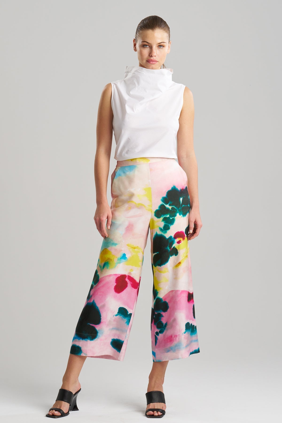 NATORI Akiko Printed Cotton Silk Twill Cropped Pull On Pants