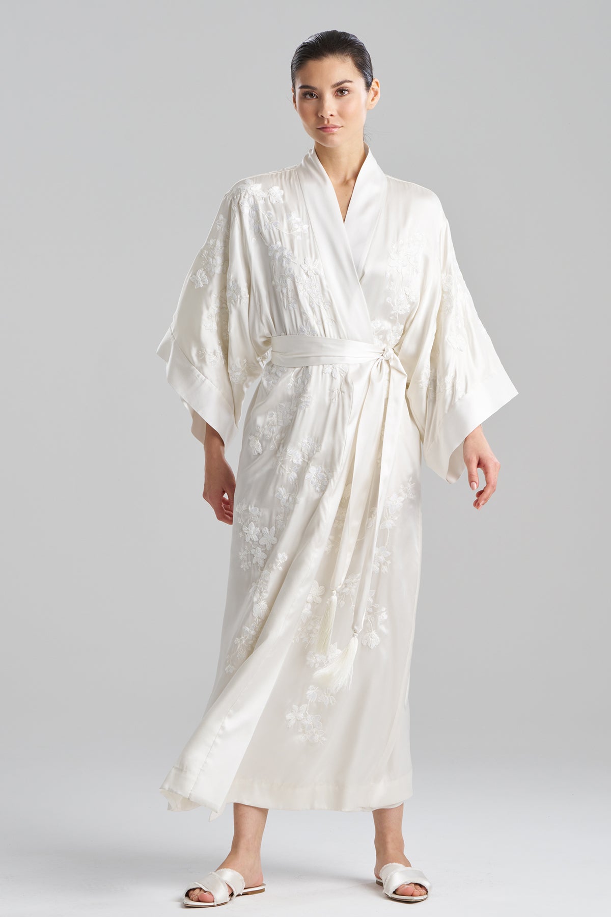 NATORI Couture Sakura Embroidered Silk Robe