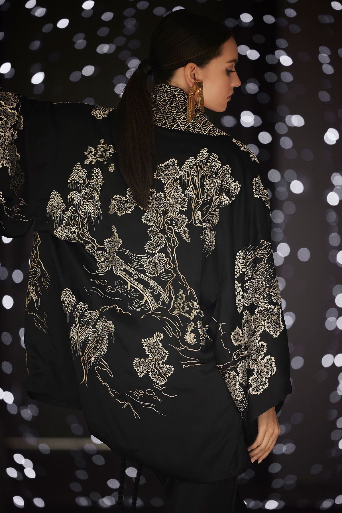 NATORI Couture Nara Embroidered Silk Kimono Wrap