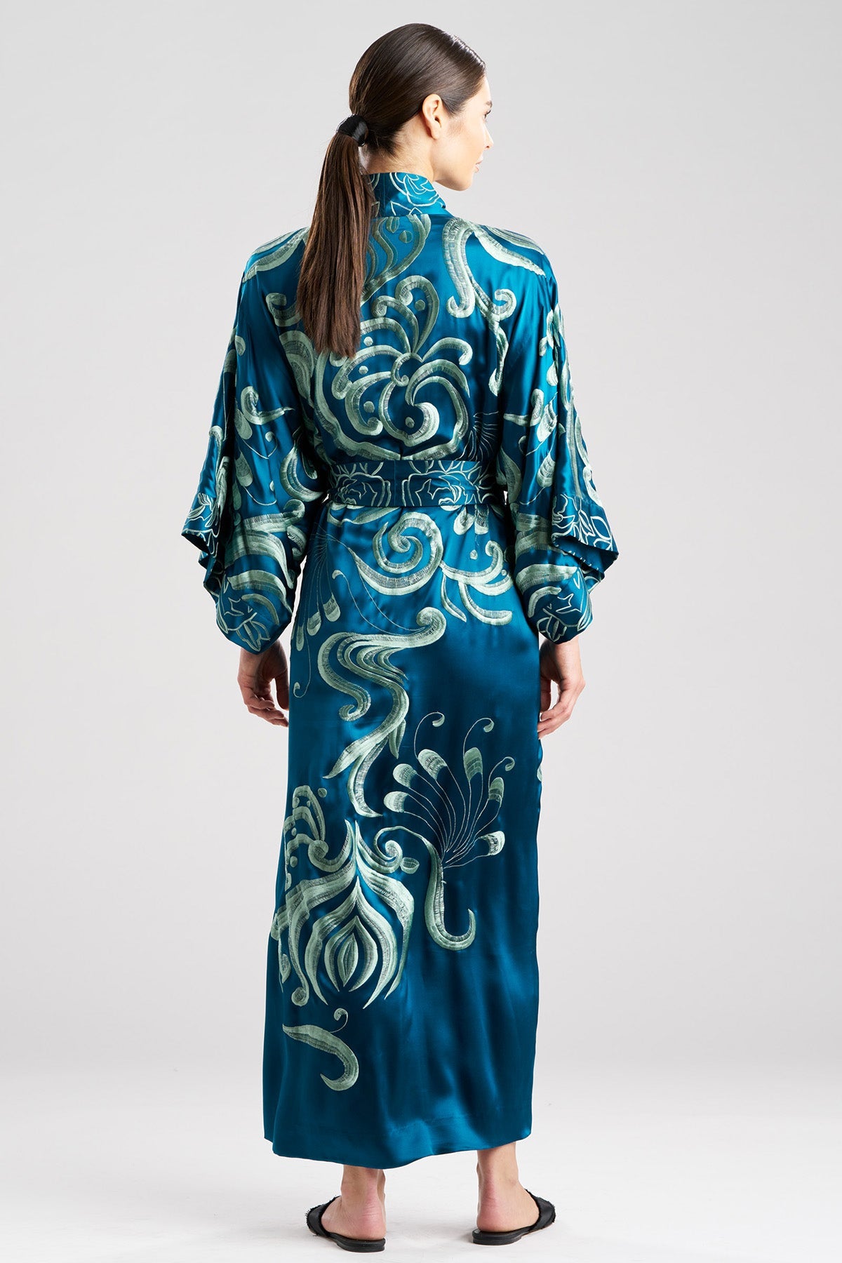 NATORI Couture Nouveau Embellished Silk Robe