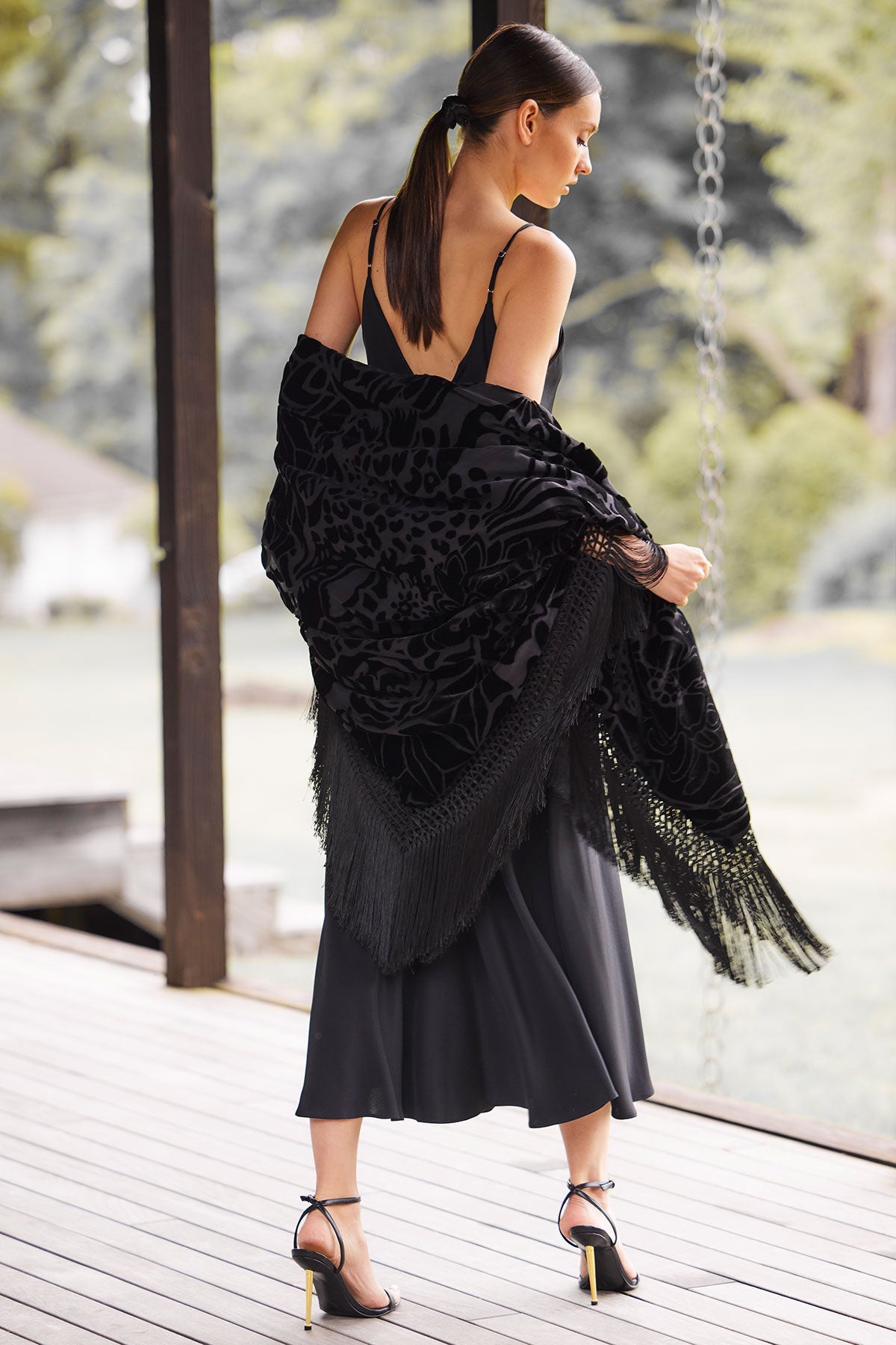 NATORI Couture Burnout Velvet Fringe Shawl