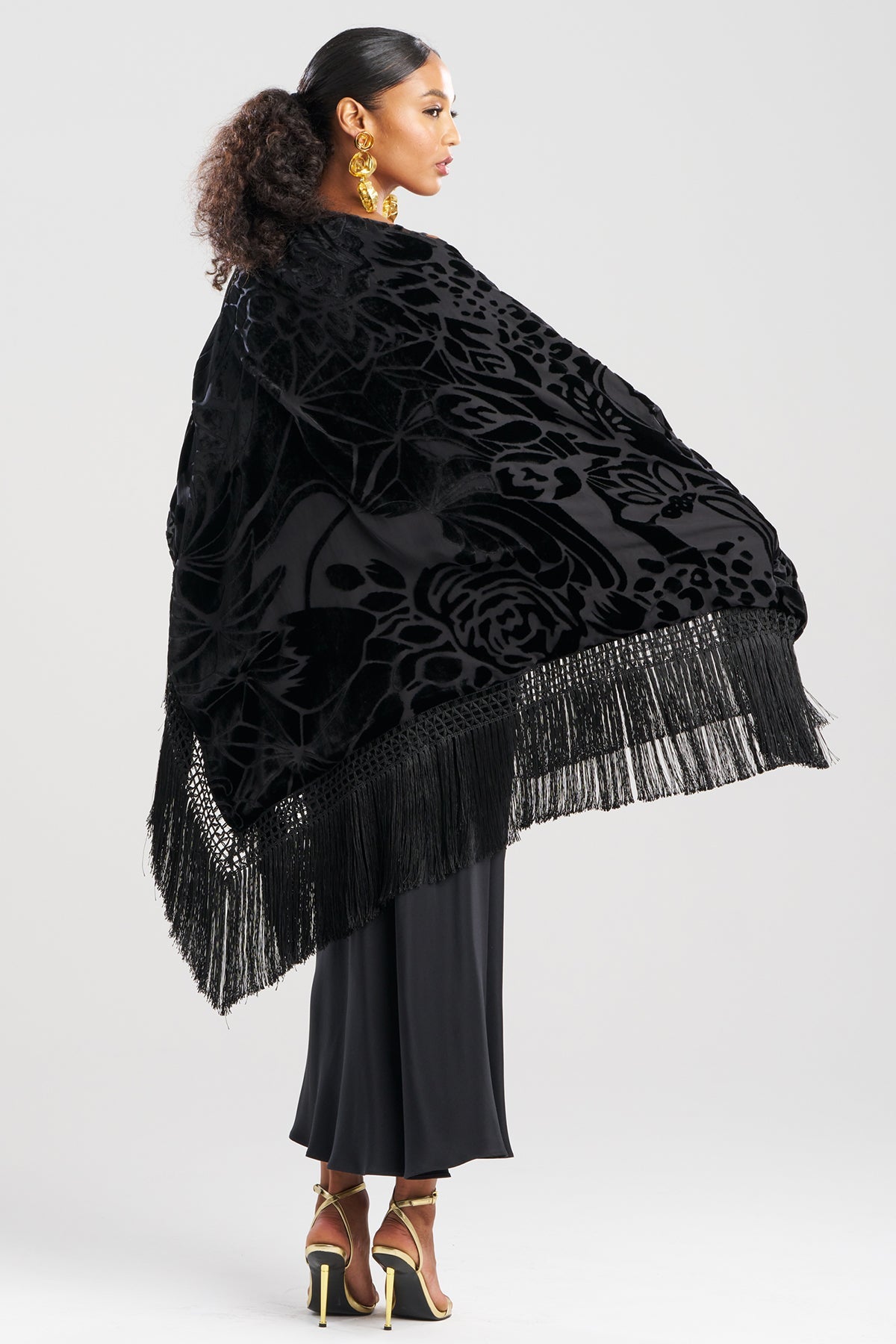NATORI Couture Burnout Velvet Fringe Shawl