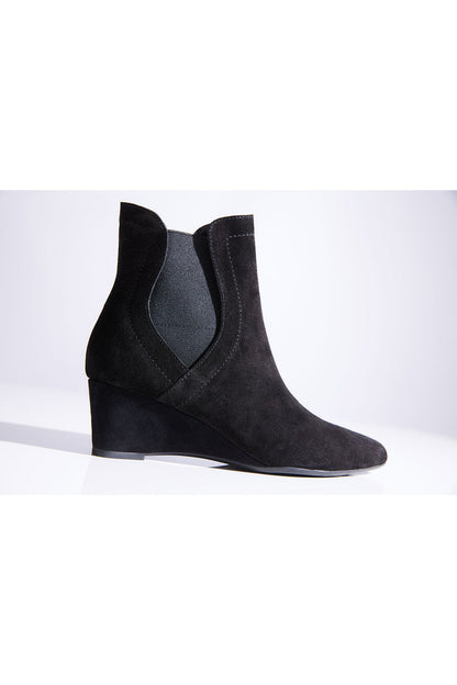 NATORI Buy Gaisha-Su Suede Wedge Bootie in Black Online