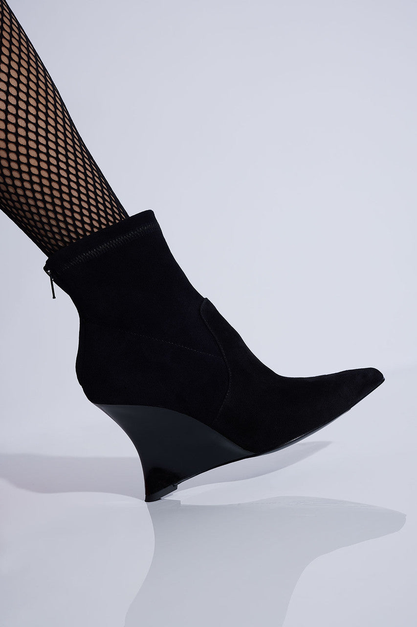 NATORI Buy Neko Suede Wedge Ankle Boot in Black Online