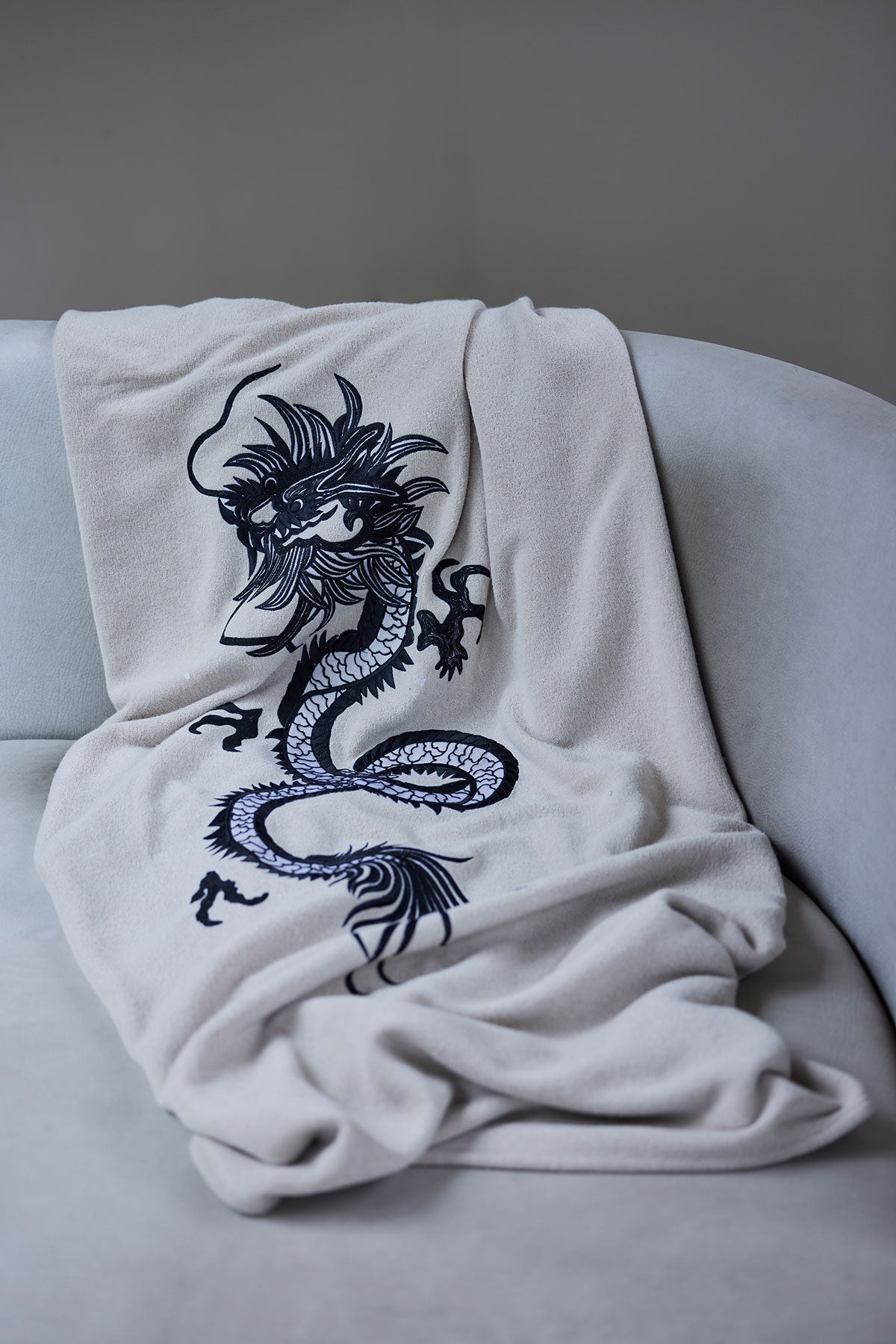 NATORI Kham Embroidered Dragon Throw Blanket