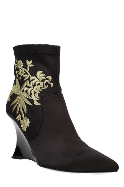 NATORI Buy Neko Satin Embroidery Wedge Ankle Boot in Black/Gold Online