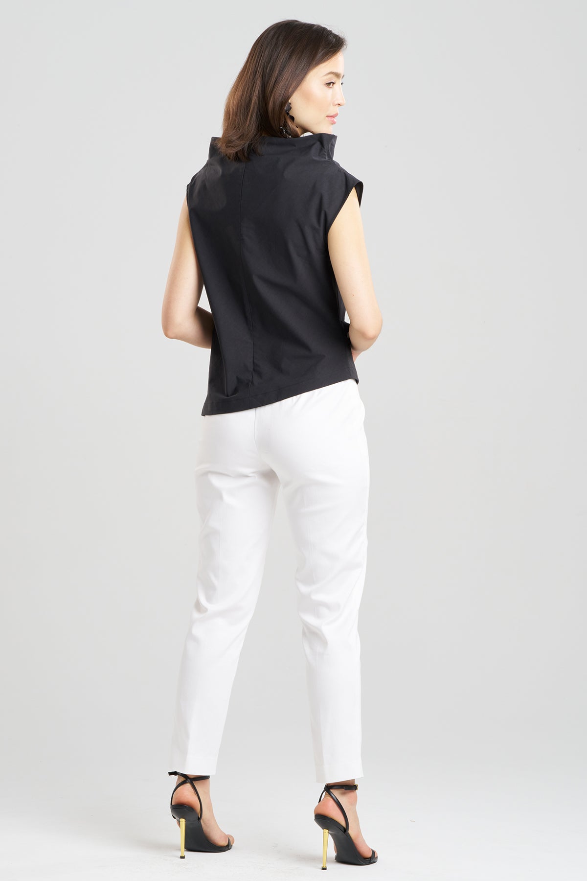 NATORI Tech Cotton Taffeta Asymmetric Funnel Neck Top
