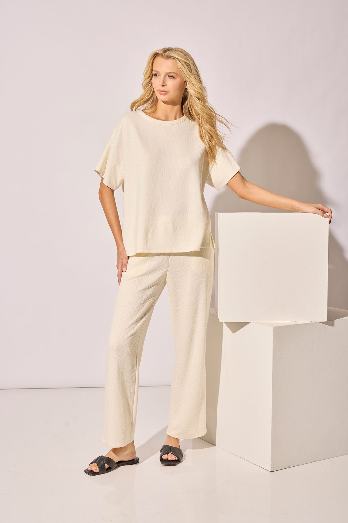 NATORI Quilted Geo Knit Jacquard Straight Leg Pants