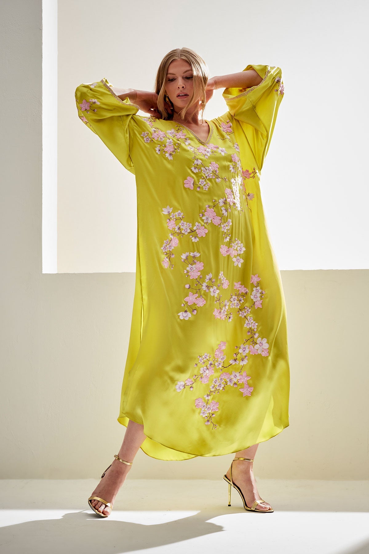 NATORI Couture Sakura Embroidered Silk Caftan