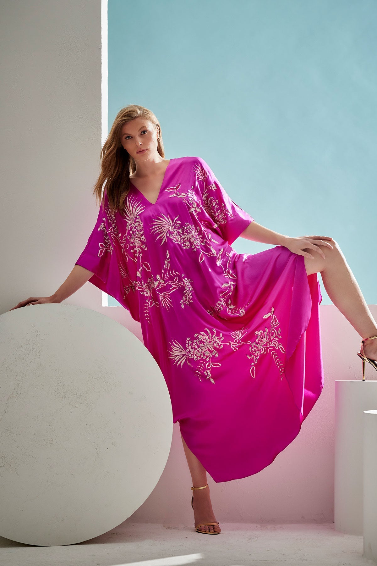 NATORI Couture Chrysanthemum Embroidered Cocoon Silk Caftan
