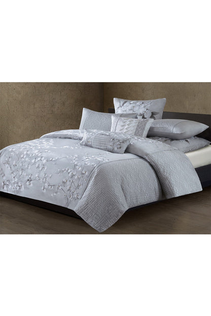NATORI Buy White Orchid Quilted Embroidery Duvet Cover in White Online
