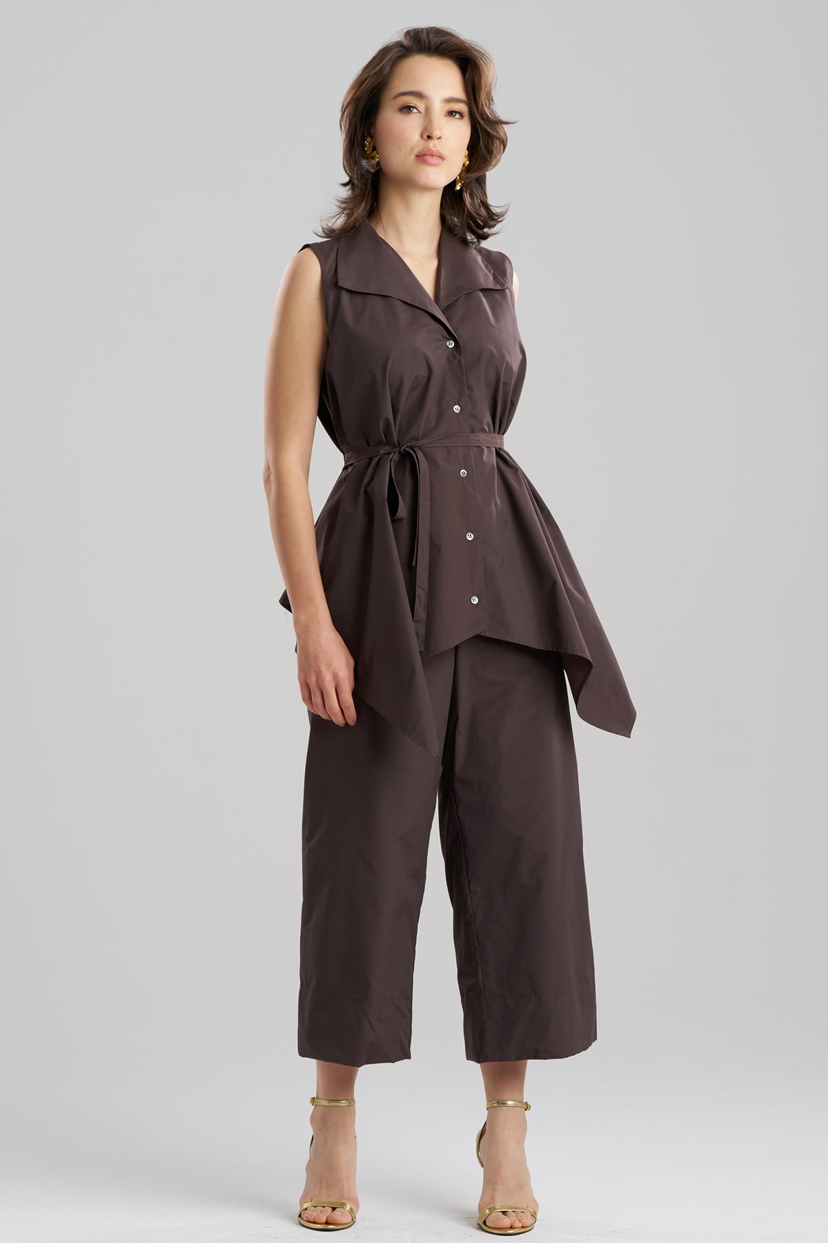 NATORI Techno Poplin Sleeveless Handkerchief Hem Shirt