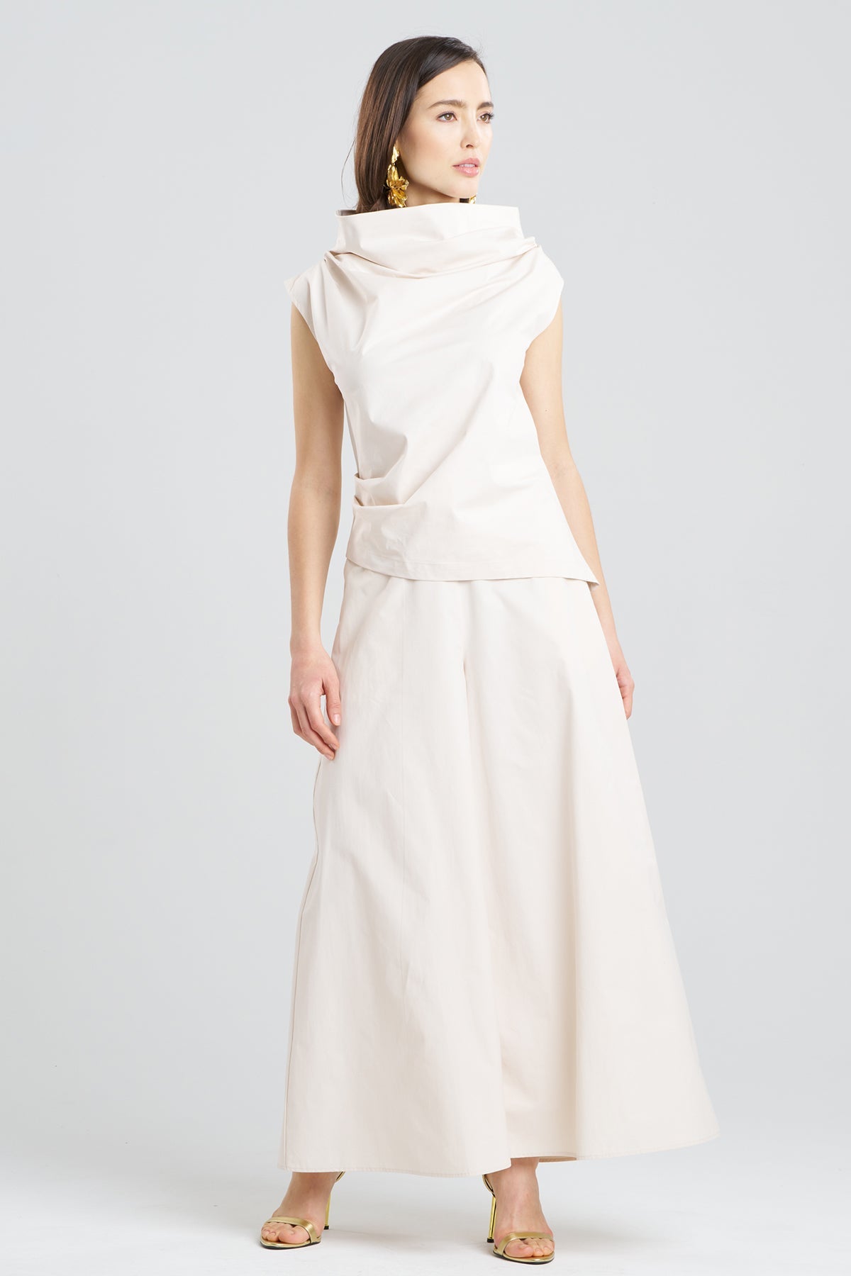 NATORI Tech Cotton Taffeta Asymmetric Funnel Neck Top