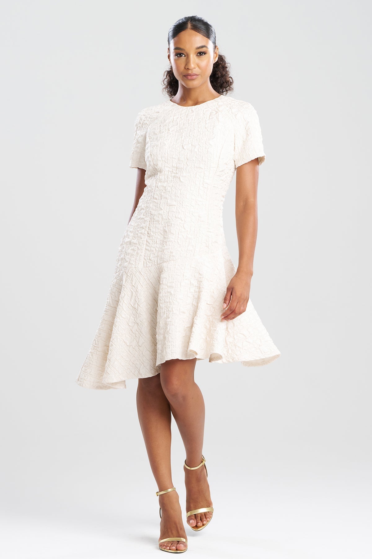 NATORI Pebbled Jacquard Short Sleeve Flounce Dress