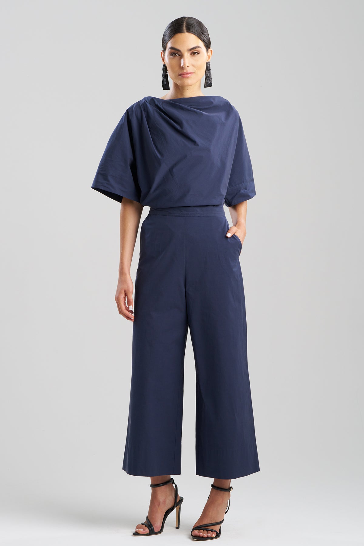 NATORI Tech Cotton Taffeta Pull Over Cropped Pants in Navy Blue