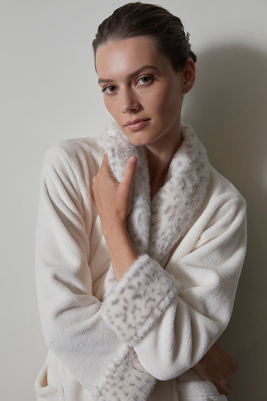 NATORI Buy Plush Lynx Robe in Zen White Online